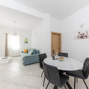 apartment-sergio.splithotels.org/