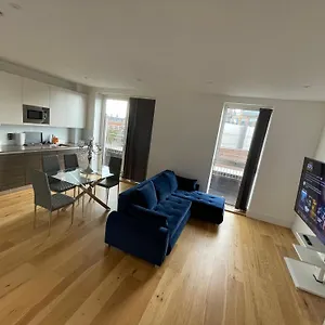 Luxury Floor Penthouse Near Heathrow , London United Kingdom