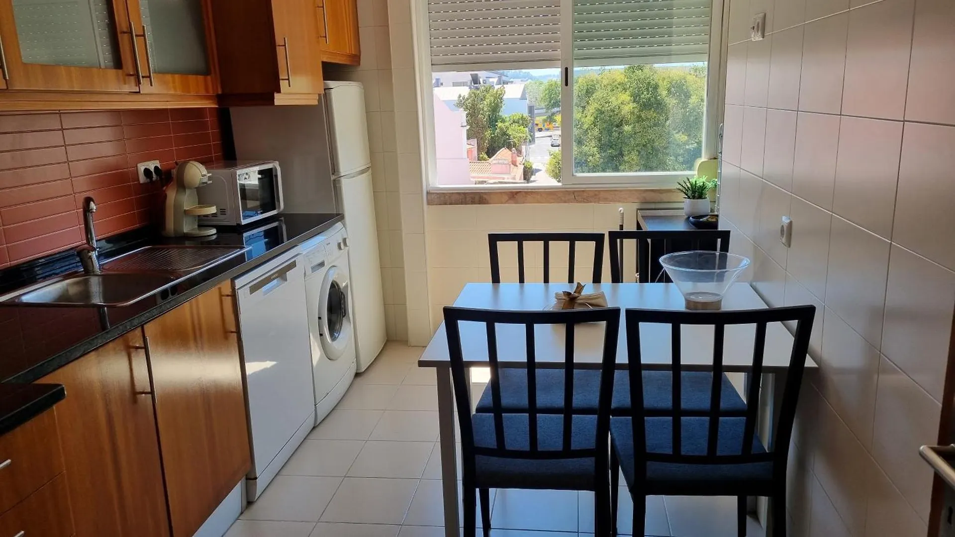 Sun House Belem - Free Parking And View Tower Apartment Lisbon 0*,  Portugal